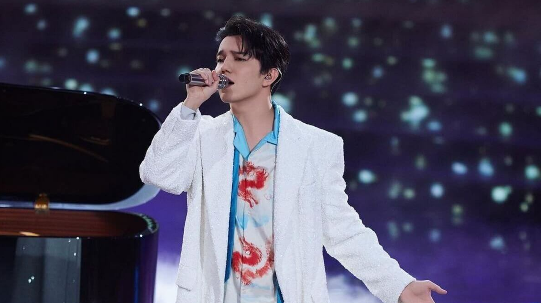 Песня Димаша уже год лидирует в Польше