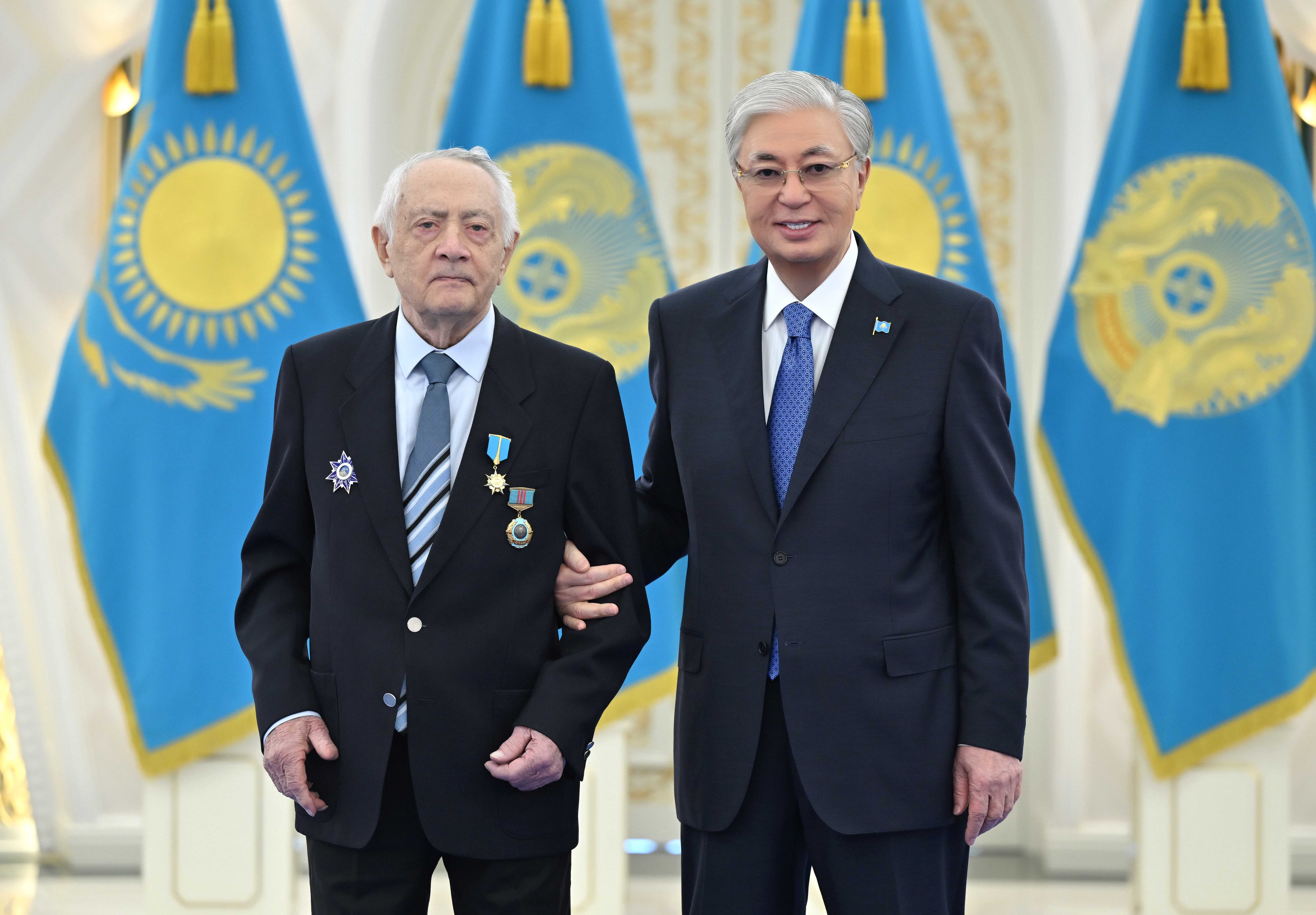 Токаев наградил Ильинского званием «Герой труда Казахстана»