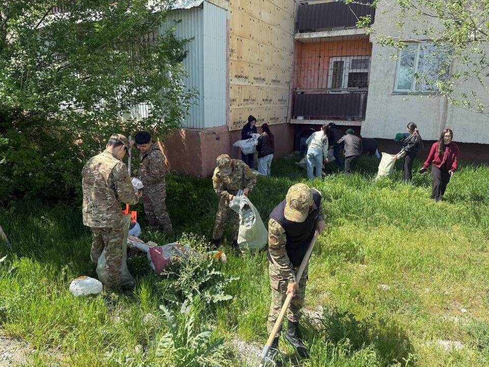 В Жамбылской области прошла акция «Таза аула» в рамках «Таза Қазақстан»