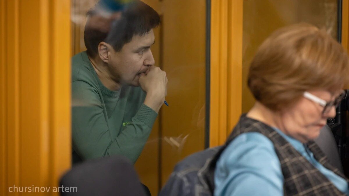 Мать Бакытжана Байжанова устроила скандал в зале суда