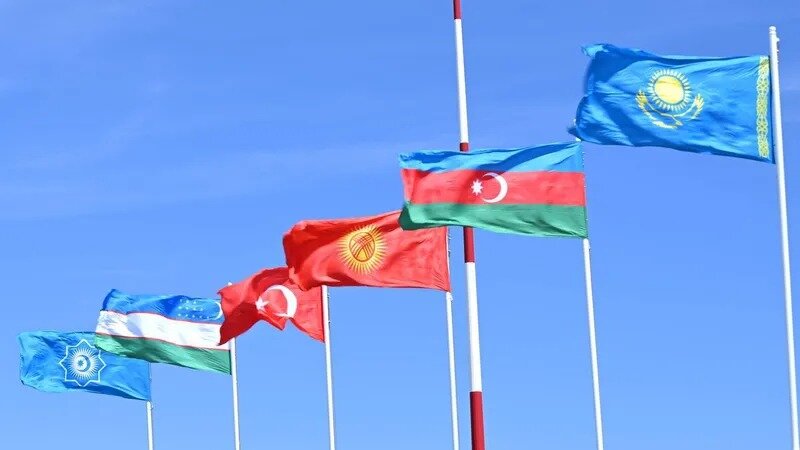 Президент Кыргызстана прибыл с рабочим визитом в Туркестан