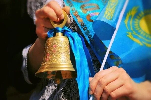 Последний звонок или соревнование цветов?