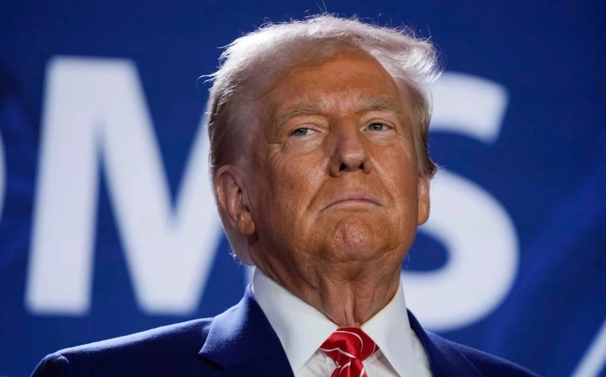 Трамп заявил о введении новых ограничений против Ирана в Ормузском проливе